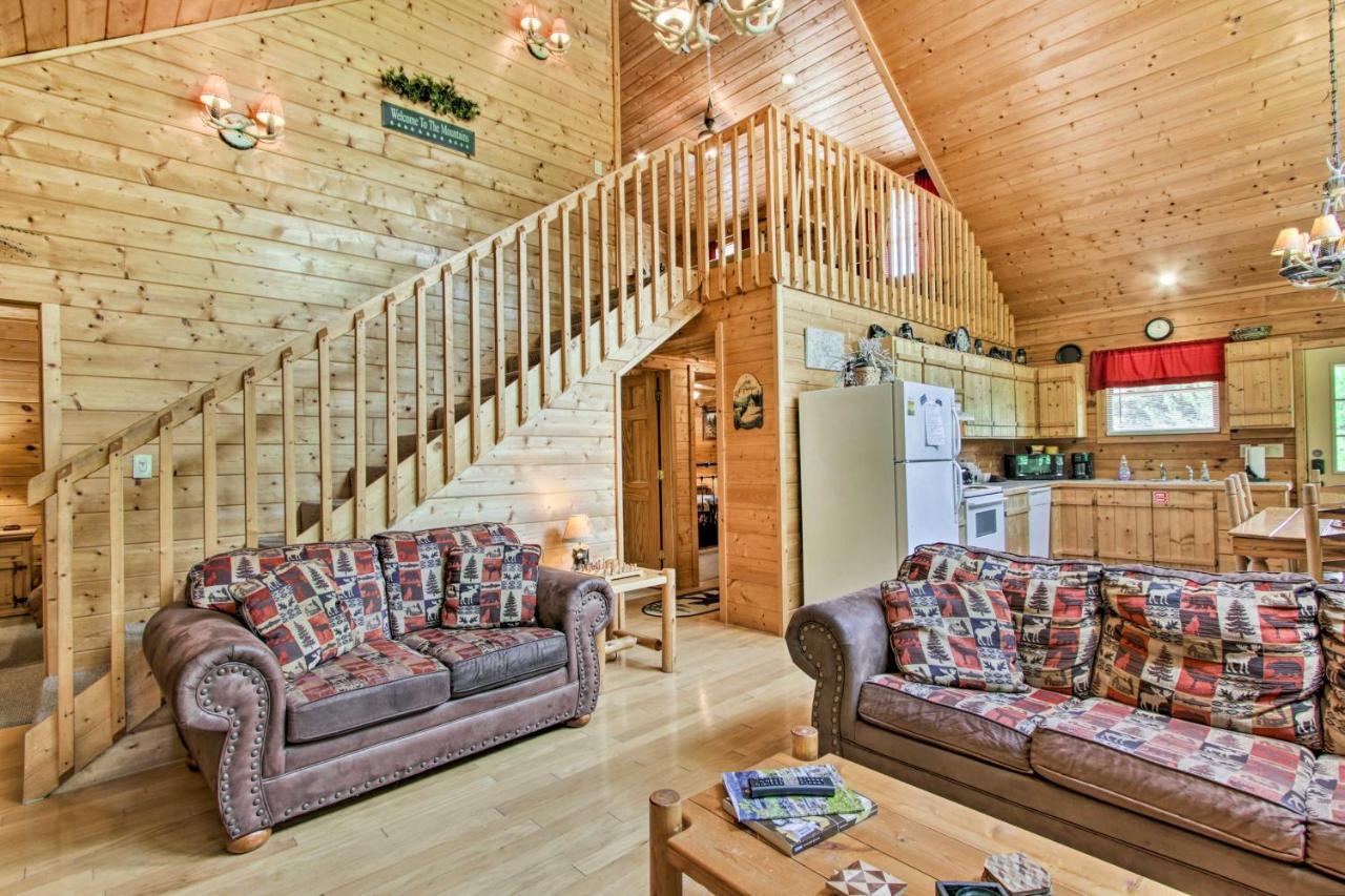 Cabin With Hot Tub And Deck About 12 Mi To Pigeon Forge! Sevierville Extérieur photo