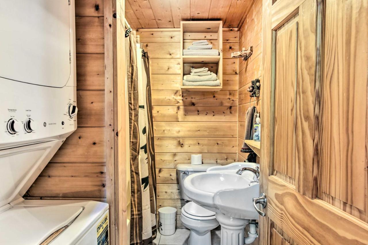 Cabin With Hot Tub And Deck About 12 Mi To Pigeon Forge! Sevierville Extérieur photo