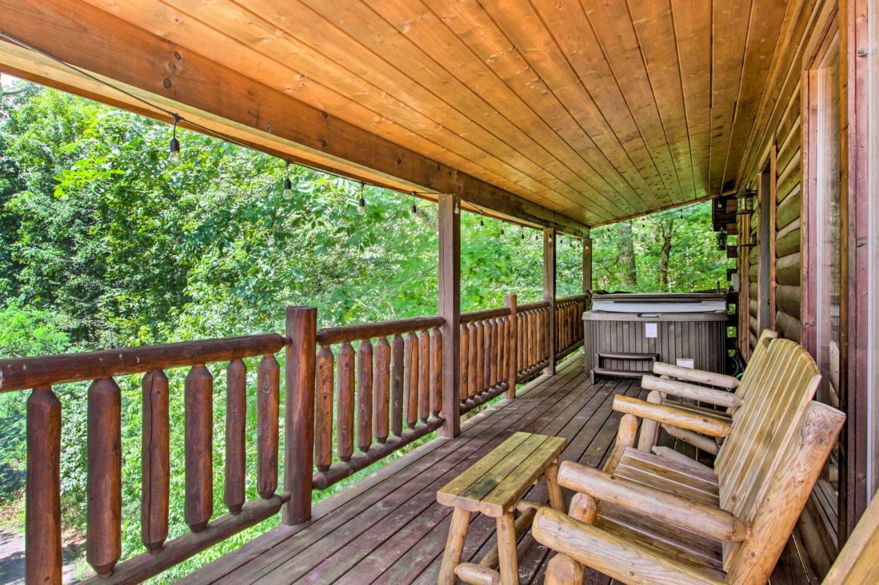 Cabin With Hot Tub And Deck About 12 Mi To Pigeon Forge! Sevierville Extérieur photo