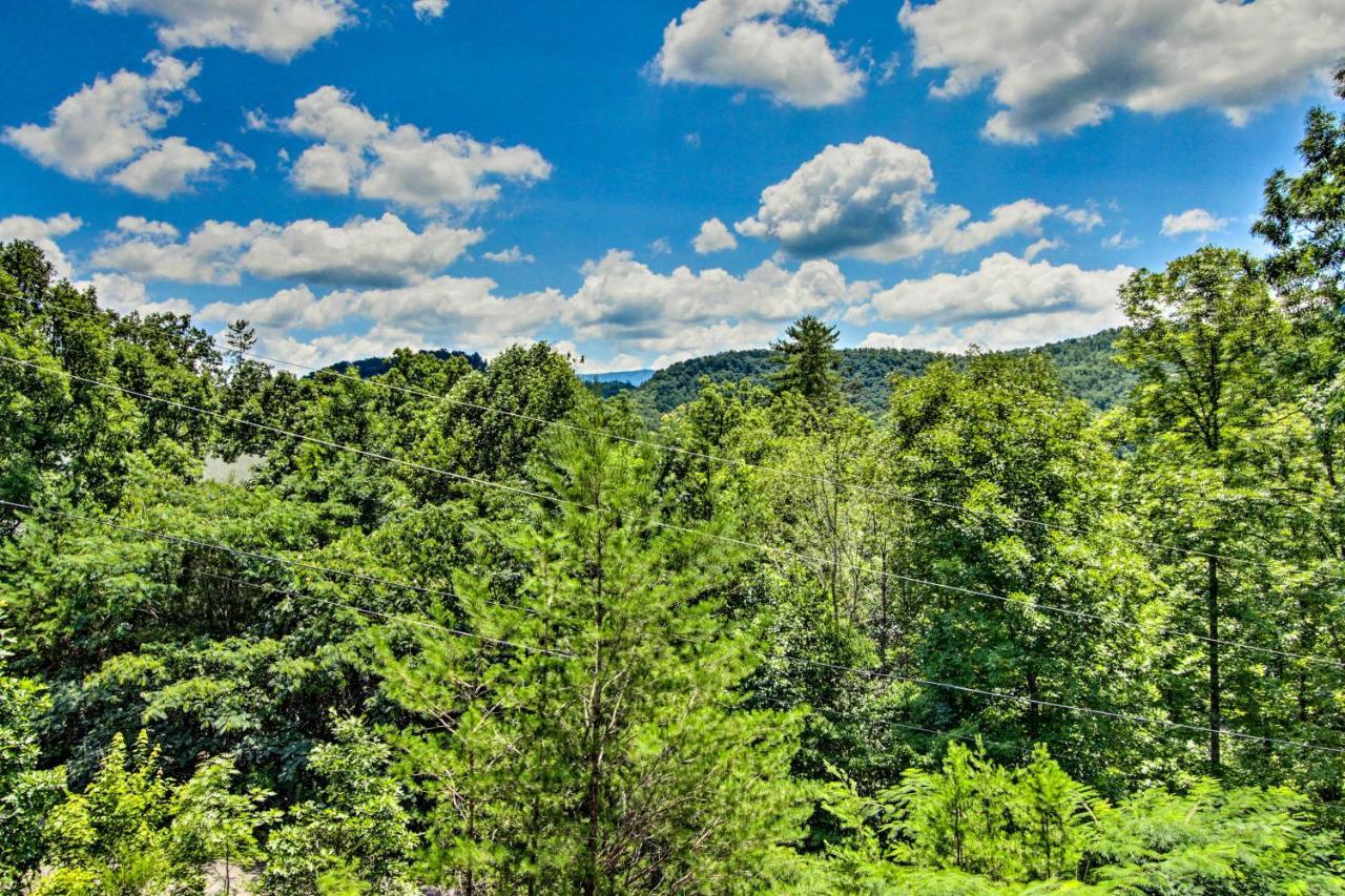 Cabin With Hot Tub And Deck About 12 Mi To Pigeon Forge! Sevierville Extérieur photo