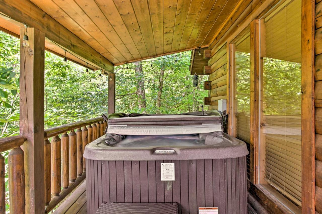Cabin With Hot Tub And Deck About 12 Mi To Pigeon Forge! Sevierville Extérieur photo